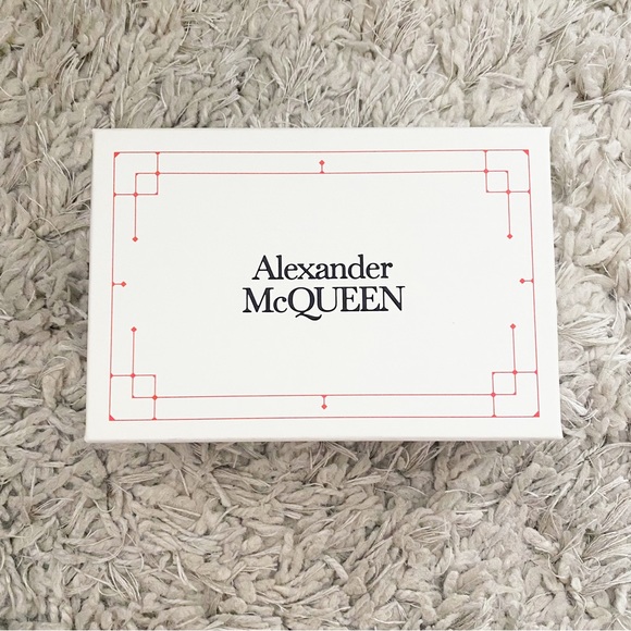 Alexander McQueen Skull Croc Embossed Leather Card Case NWT Lavender - Picture 4 of 9